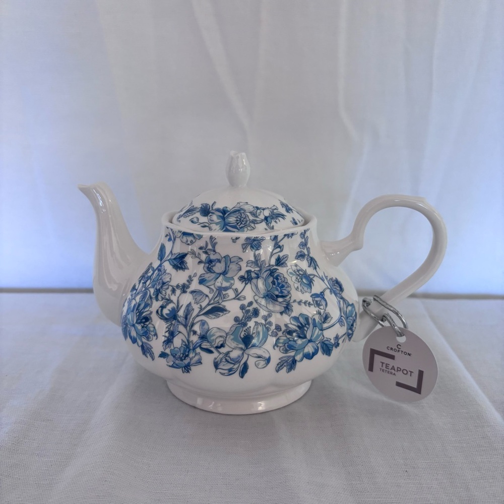 🌊 NWT Blue Toile Ceramic Teapot Grandmillennial Bridgerton Decor 🌊